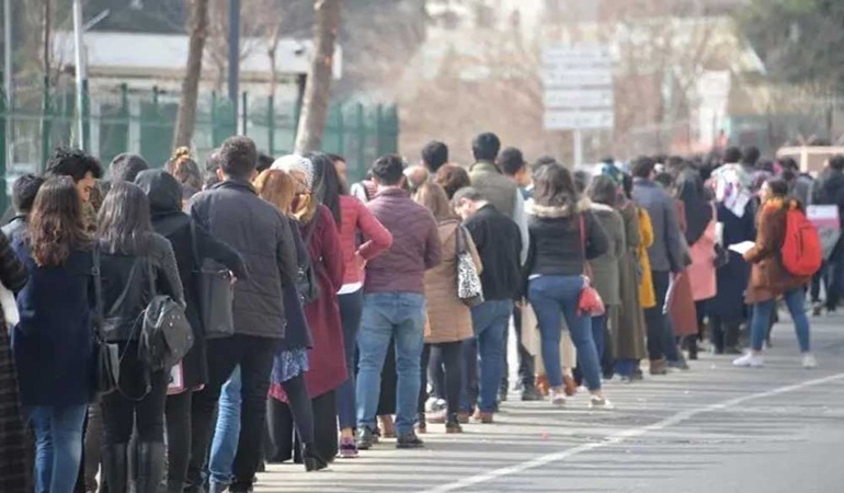 İşsizlik ödeneğine başvuran üniversiteli sayısı uçtu