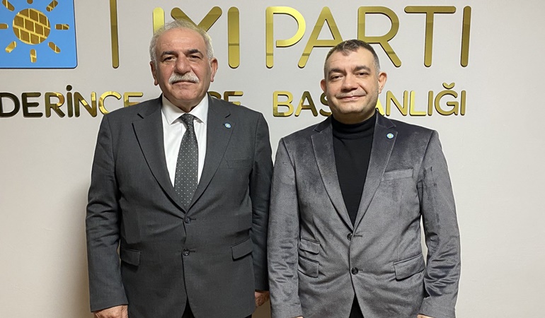 İYİ Parti’nin tartışılan Başkanı Cumali Durmuş’la gururla poz verdi!