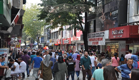 İzmit’in merkezindeki iki caddeye sınırlama geldi