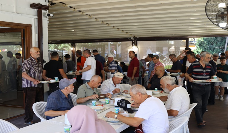 İzmit Kent Lokantası her gün tıklım tıklım