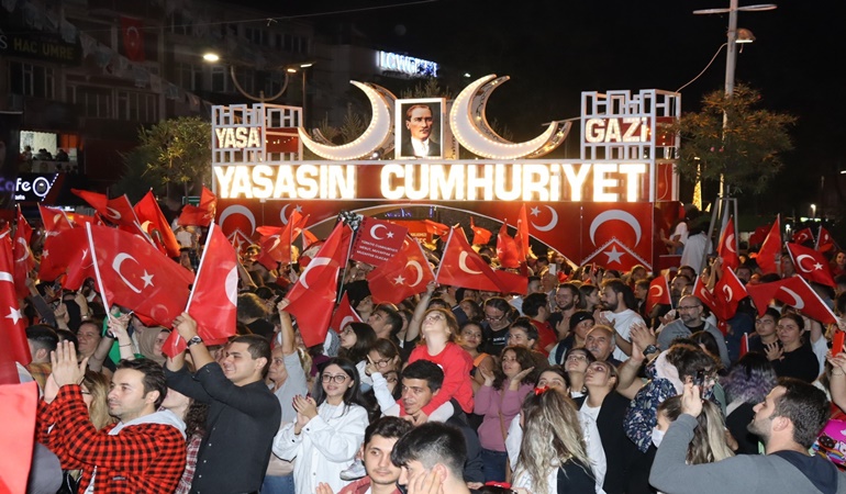 İzmit’te Cumhuriyet Bayramı 101’inci yıla yakışır şekilde kutlanacak