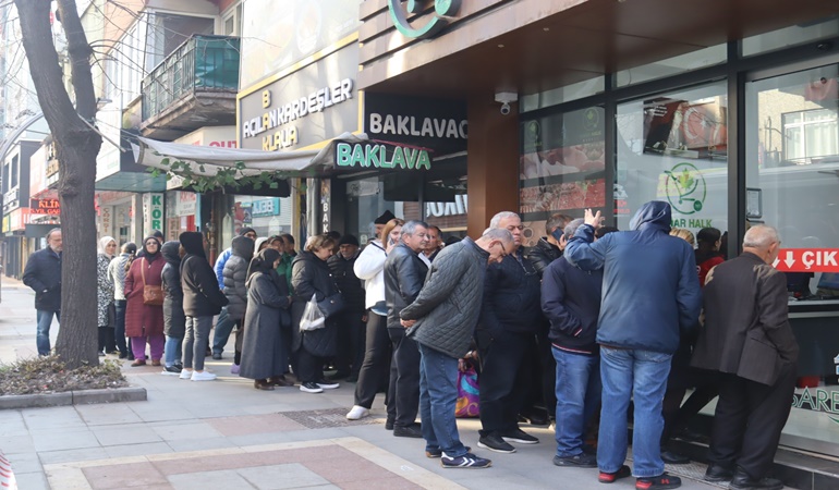 İzmit’te Halk Et satışları böyle başladı!