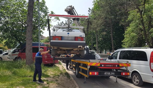 İzmit’te hatalı park etmeye geçit yok