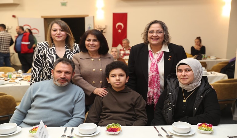 İzmit’te özel bireyleri aileleriyle buluşturan iftar