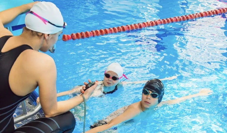 İzmit’te ücretsiz yüzme kursu için başvurular başladı