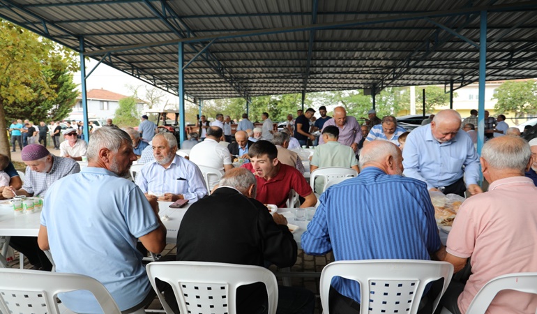 İzmit’teki geleneksel köy mevlidine yoğun katılım