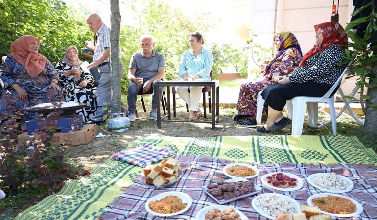 İzmitli çınarlar gözleme günüyle yaza veda etti