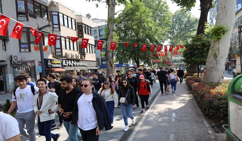 İzmitli gençler, 19 Mayıs Gençlik Yürüyüşünde buluştu