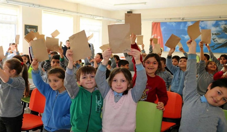 Kâğıdın ilgi çekici serüveni köy okullarına da taşındı