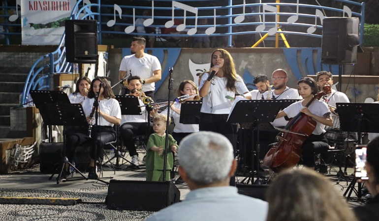 Kent Orkestrası park konserlerine Cumhuriyet Parkında başladı