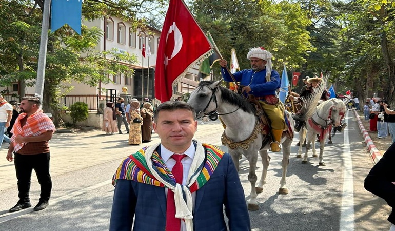 Kocaeli Akçakoca'dan Söğüt Ertuğrul Gazi'ye selam götürdüler