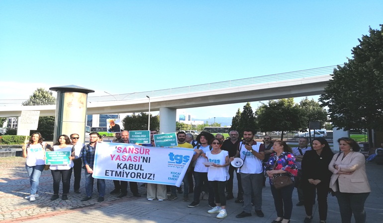 Kocaeli'de gazeteciler bir kez daha haykırdı: Sansür yasasına hayır!
