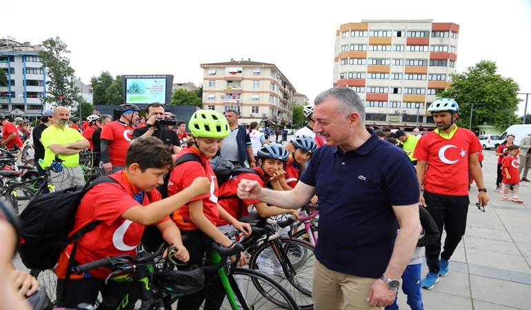 Kocaeli’de pedallar barış için çevrildi