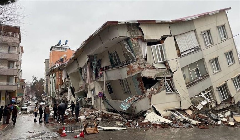 Kocaeli’deki hasarlı binalarda yaşayan binlerce kişi depremde hayatını kaybedebilir!