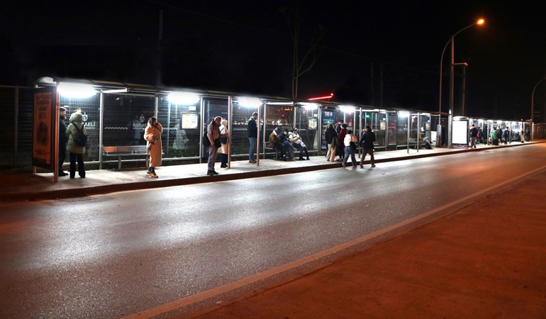 Kocaeli’nde duraklara estetik dokunuş!