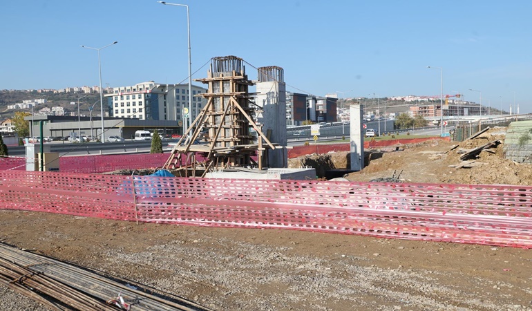 Kocaeli’nin en uzun üst geçidinde çalışmalar sürüyor