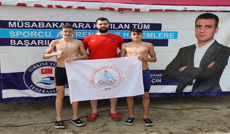 Körfezli Emre yüzmede Türkiye birincisi oldu