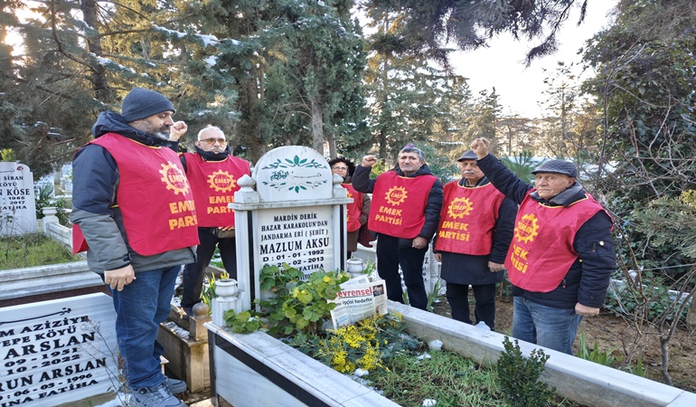 Mazlum Aksu Darıca’daki mezarı başında anıldı