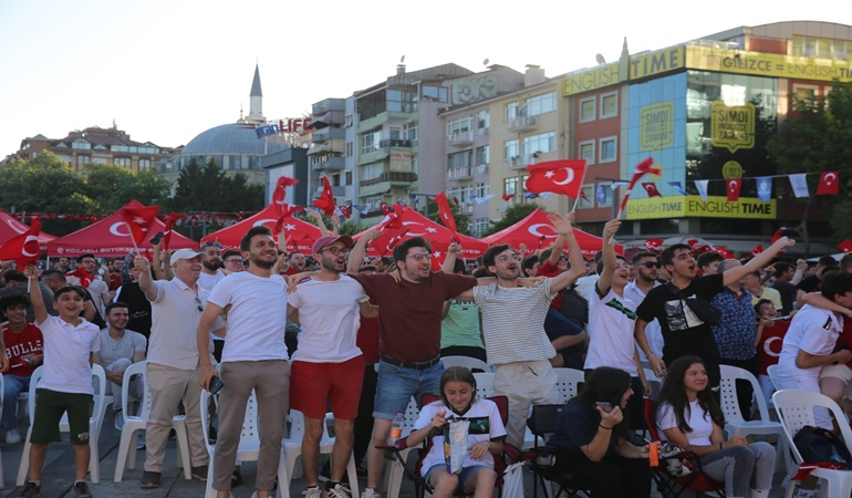 Milli Takım’ın zaferi Kocaeli’de de bayram havası yaşattı