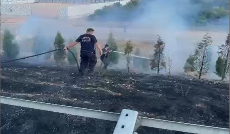 Muğla’dan dönen Kocaeli İtfaiyesi İzmir’de bir yangına müdahale etti