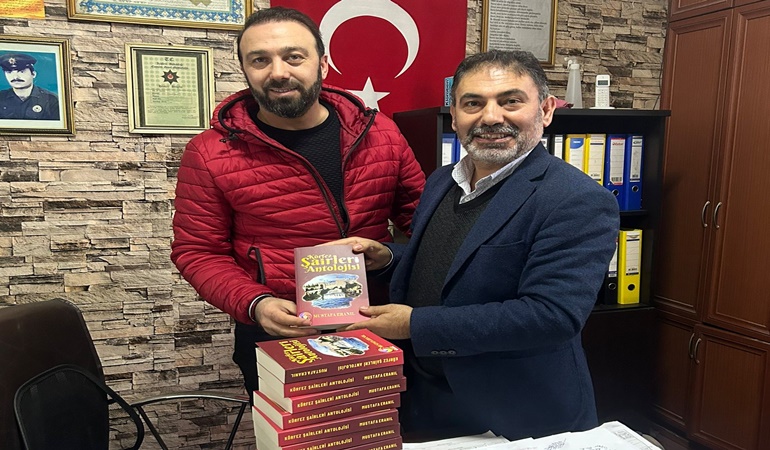 Müşterilerine kitap hediye edecek