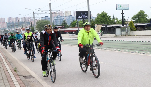 Pedallar Dünya Bisiklet Günü'nde çevrildi