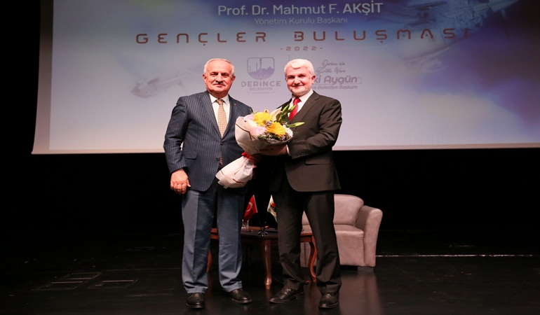 Prof. Dr. Mahmut Faruk Akşit, Derinceli öğrencilerle buluştu