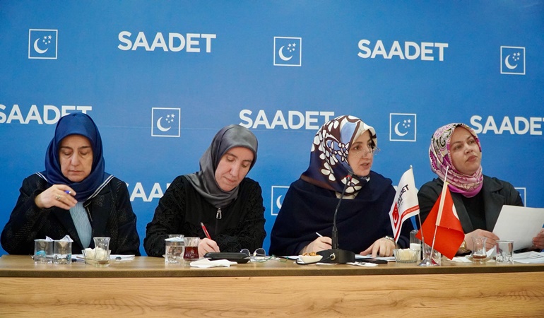 Saadetli kadınlar Genel Başkanlarını İzmit’te ağırladı