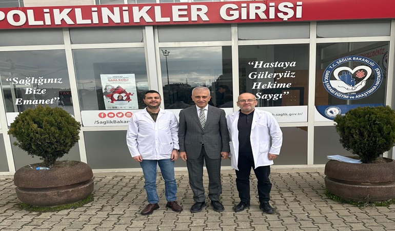 Sağlık çalışanlarına muayene önceliği vermemek absürt bir durum