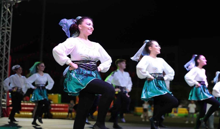 Sahne İzmit Halk Dansları Topluluğu için ücretsiz kayıtlar başlıyor