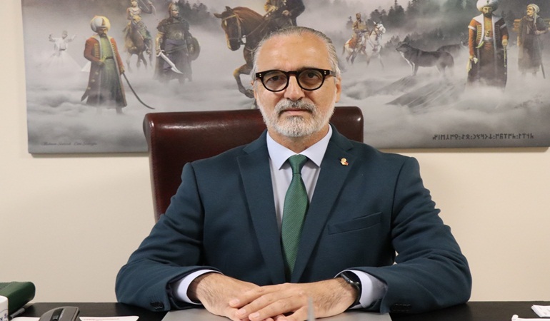 Şakoğlu: Amacınız İzmit Belediyesi logolarını kaldırmak mı? 