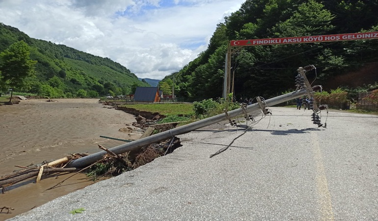 SEDAŞ sel felaketi sonucu oluşan hasarları hızla gideriyor 