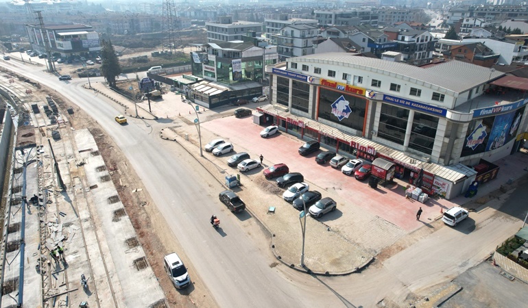 Tramvay Hattı güzergâhına otopark 