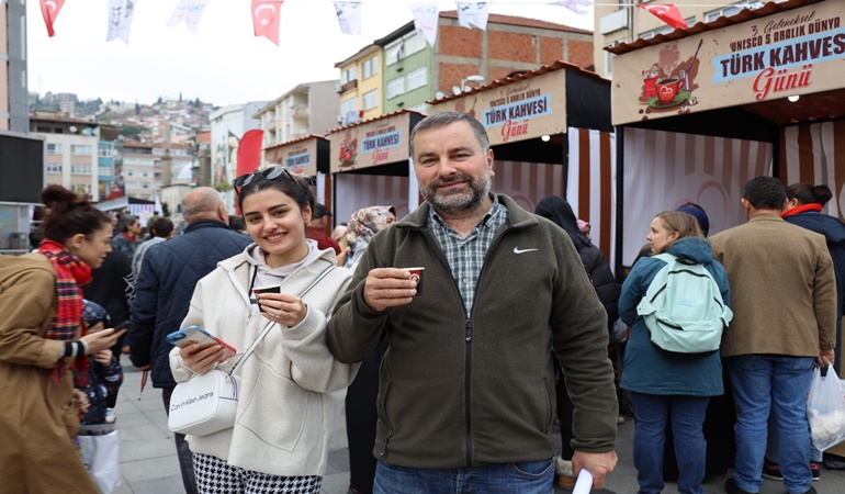 Türk Kahvesi Festivali İzmitlilerin yoğun ilgiyle başladı