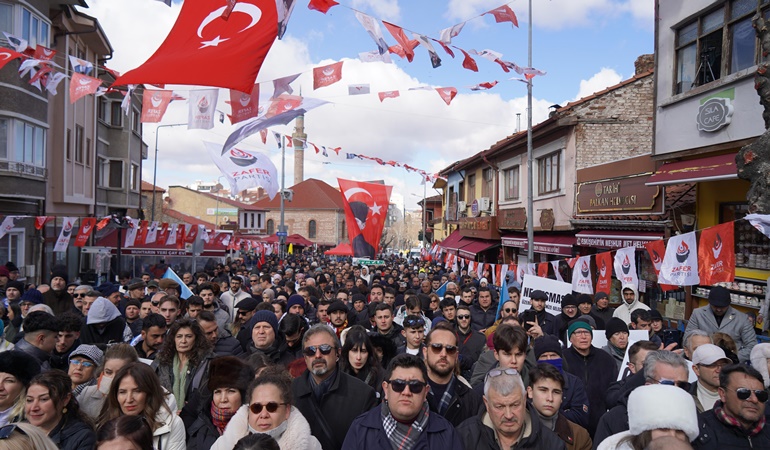 Ümit Özdağ için hep birlikte haykırdılar! Özgürlük