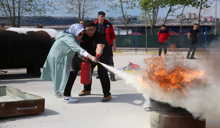 USTAM Kocaeli’de servis şoförü eğitimi