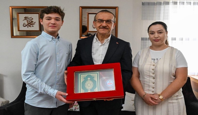 Vali Yavuz’dan şehit Serkan Çakal'ın ailesine ziyaret 