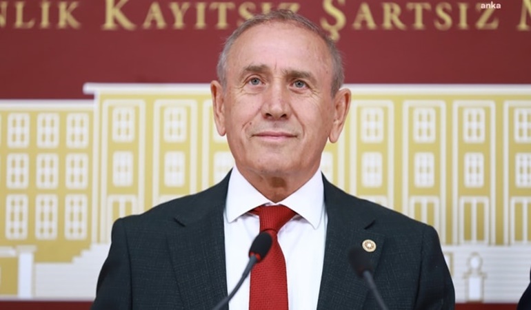 Vay sen misin iktidara yakın vakıfları eleştiren!