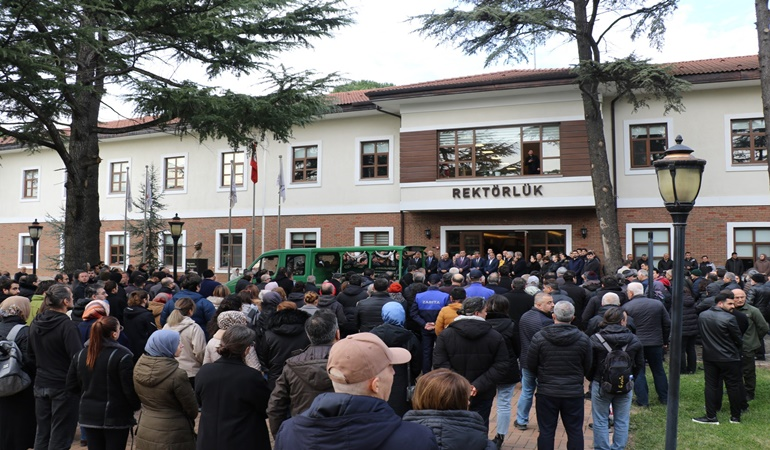 Vefat eden profesör Yıldız son yolculuğuna uğurlandı