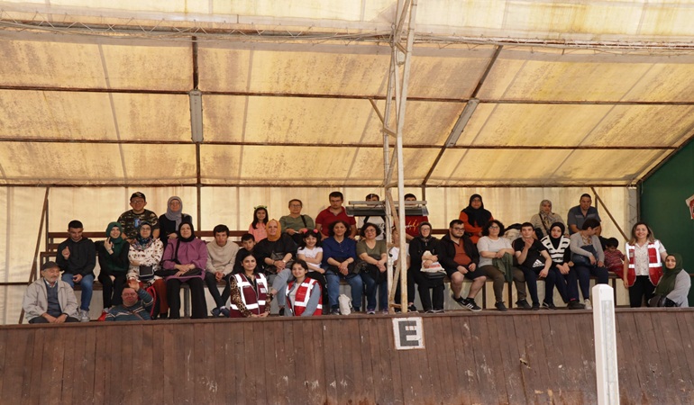 YADEV öğrencileri Atlı Spor Kulübü’nde doyasıya eğlendi