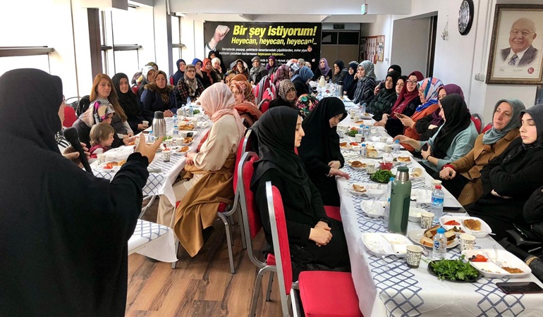 Yeniden Refah’lı kadınlar kahvaltıda buluştu