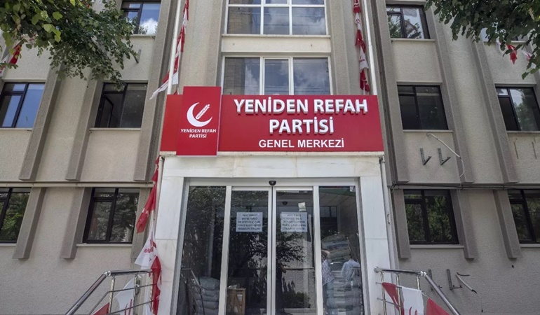 Yeniden Refah'ta bir belediye başkanı daha istifa etti