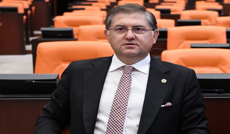 Yıldızlı, Bakan Yumaklı’ya İzmit’teki fındık üreticilerini sordu