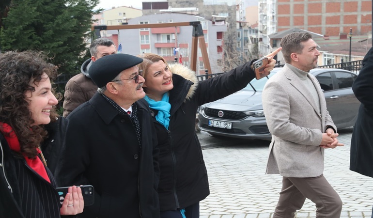 Yılmaz Büyükerşen, Balmumu Heykeller Müzesi projesi için İzmit’e geldi